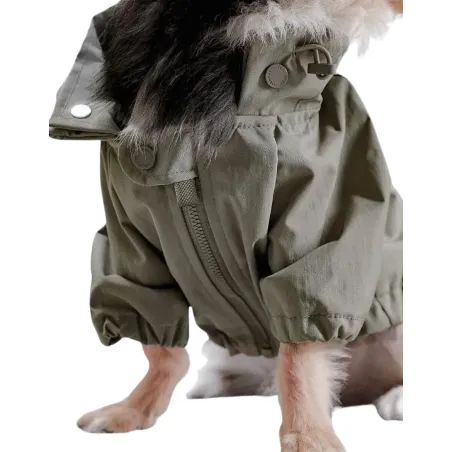 Imperméable kaki pour chien porté – vue de face