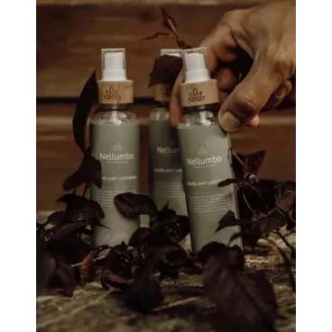 Spray Démêlant Lustrant Naturel pour Chien & Chat - Nellumbo - 150 ml