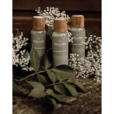 lotion nettoyante Nellumbo - présentation élégante  et éco-responsable pour chiens et chats