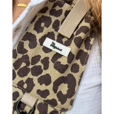 Zoom sur logo du sac motif léopard
? Logo The Dog Label – sac pour chien motif léopard élégant