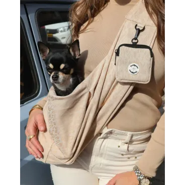 Chihuahua dans le sac bandoulière léopard de the dog label