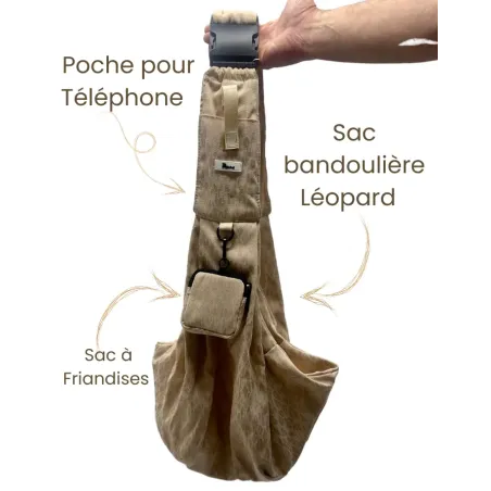 Sac bandoulière léopard pour chien - vue complète suspendue